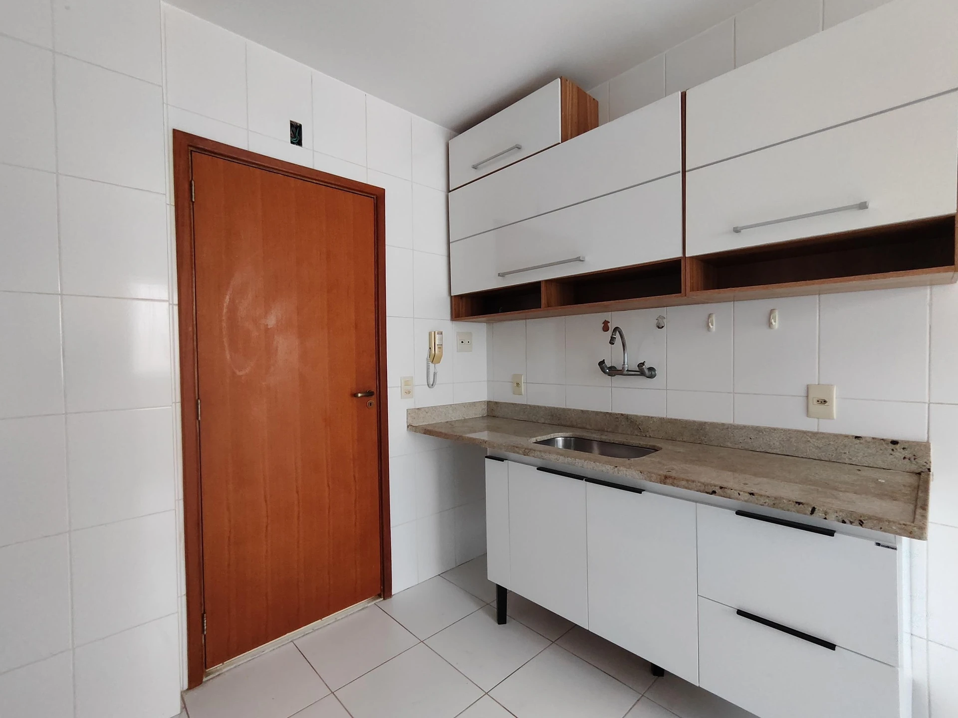 3-bedroom apartment, 1 with its own bathroom, 100 m² — photo 4