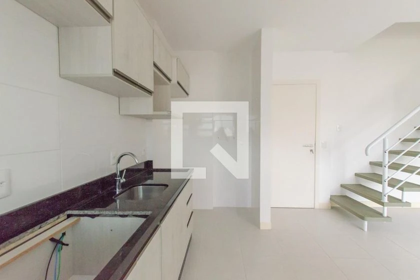 Apartamento de 2 dormitorios con balcón y cocina abierta — photo 11