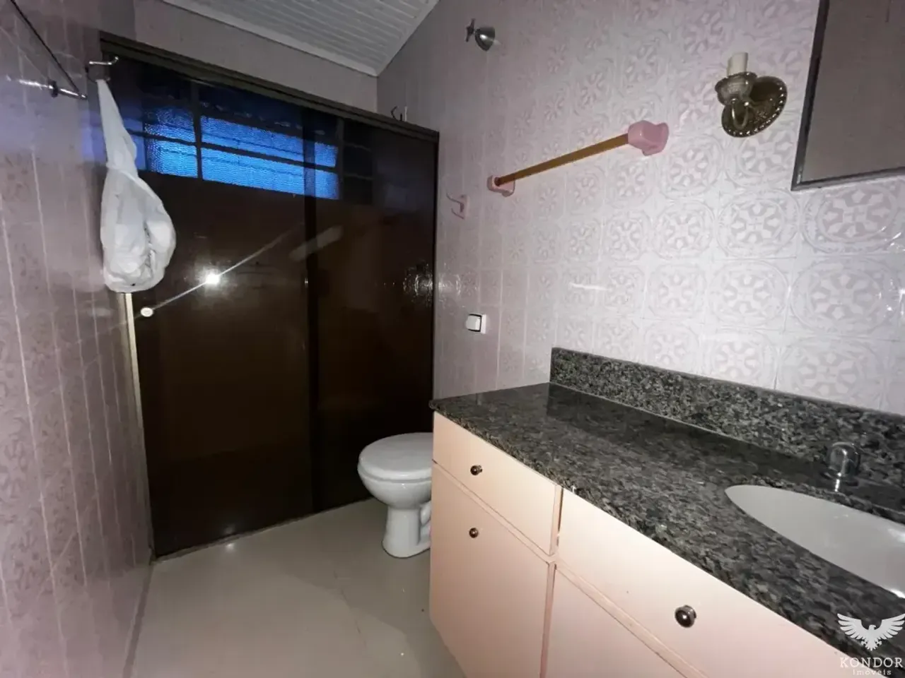 Single-level house with 220 m², 3 bedrooms and BBQ — photo 11