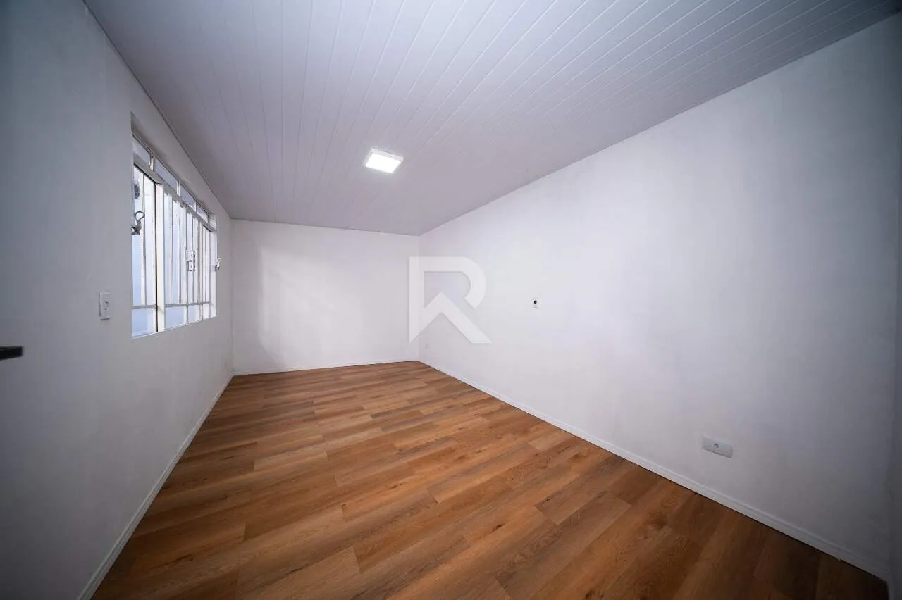 Rental house with laundry area and 5 bedrooms — photo 12
