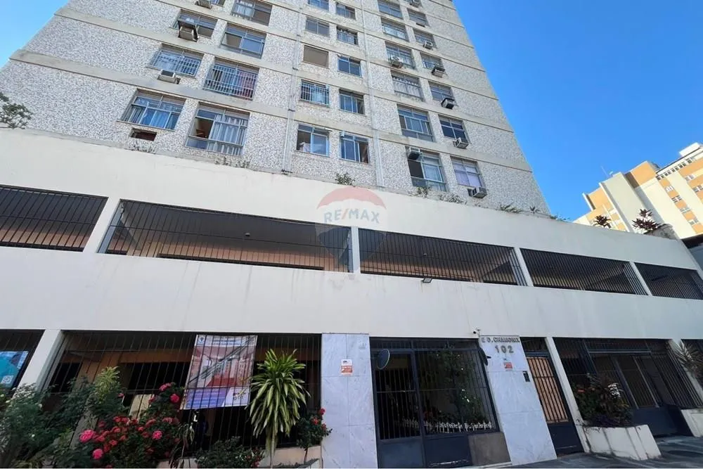 Furnished 4-bedroom apartment with 2 baths and 183 m² — photo 3