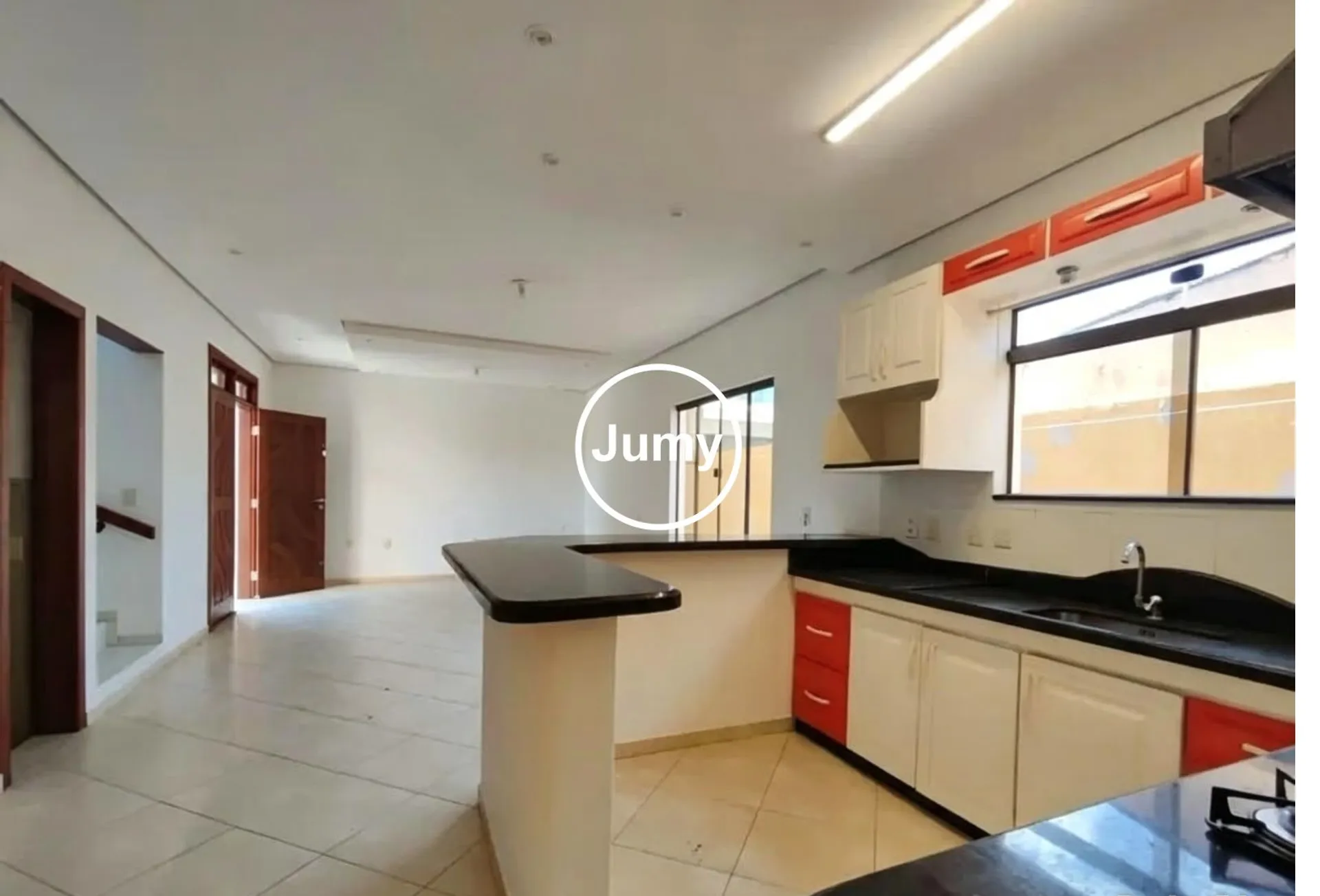 3-bedroom house with a garden and 3 parking spaces
