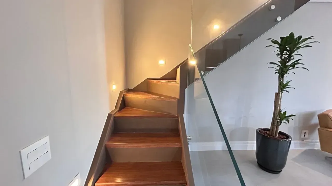 Duplex penthouse with 1 bedroom and 2 bathrooms — photo 19