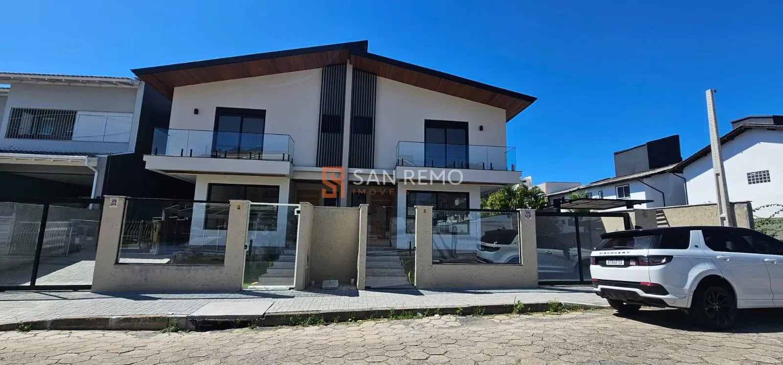 House, 158 m², with a glass-enclosed balcony — photo 2