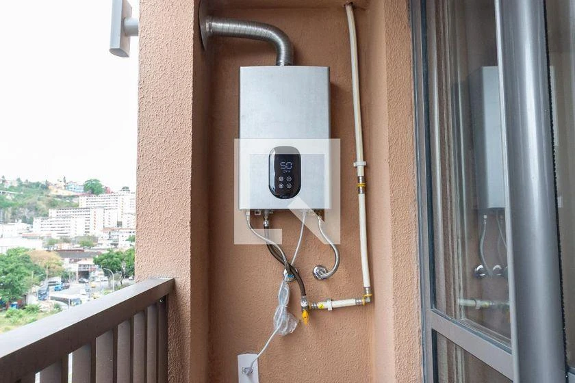 Apartamento de 1 dormitorio con balcón acristalado y 32 m² — photo 26