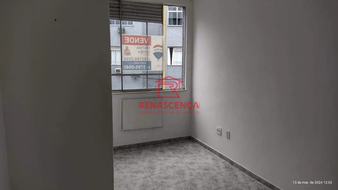 One-bedroom apartment with a washing machine — photo 13