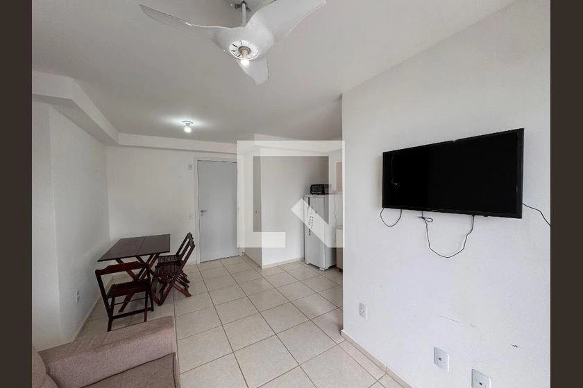 2-bedroom apartment in a building with a gym — photo 30