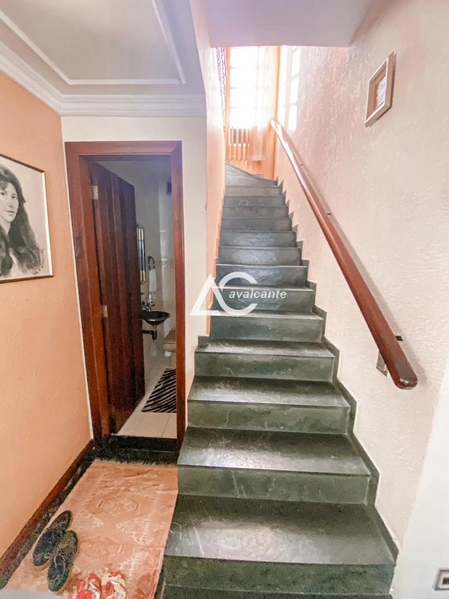 Furnished duplex house with 4 bedrooms and 600 m² — photo 54