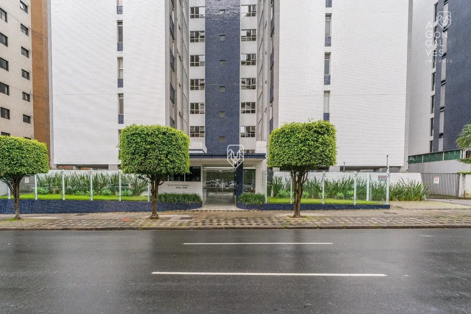 Furnished apartment with 3 bedrooms and a suite — photo 32