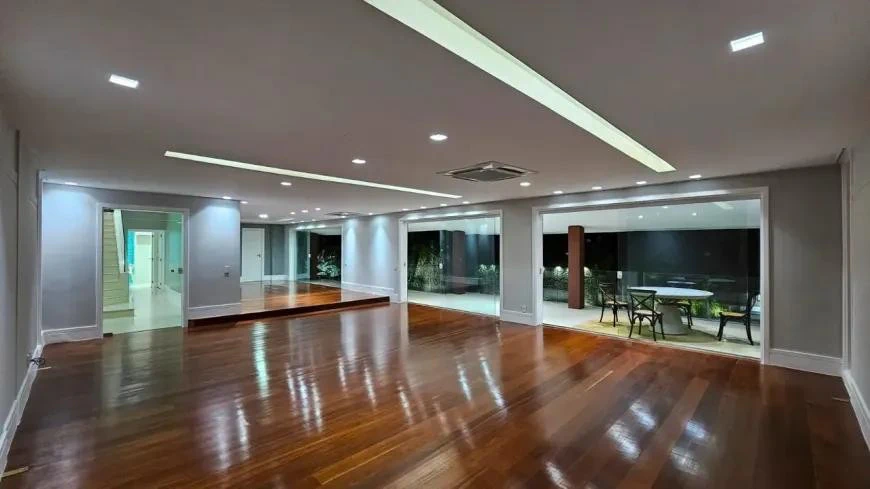 Rental house with 4 en-suite bedrooms and a pool — photo 4