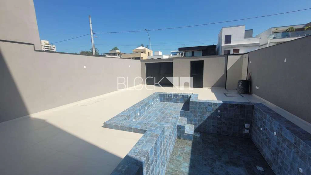Casa com 6 suítes e cozinha americana aberta com fogão a gás — photo 18