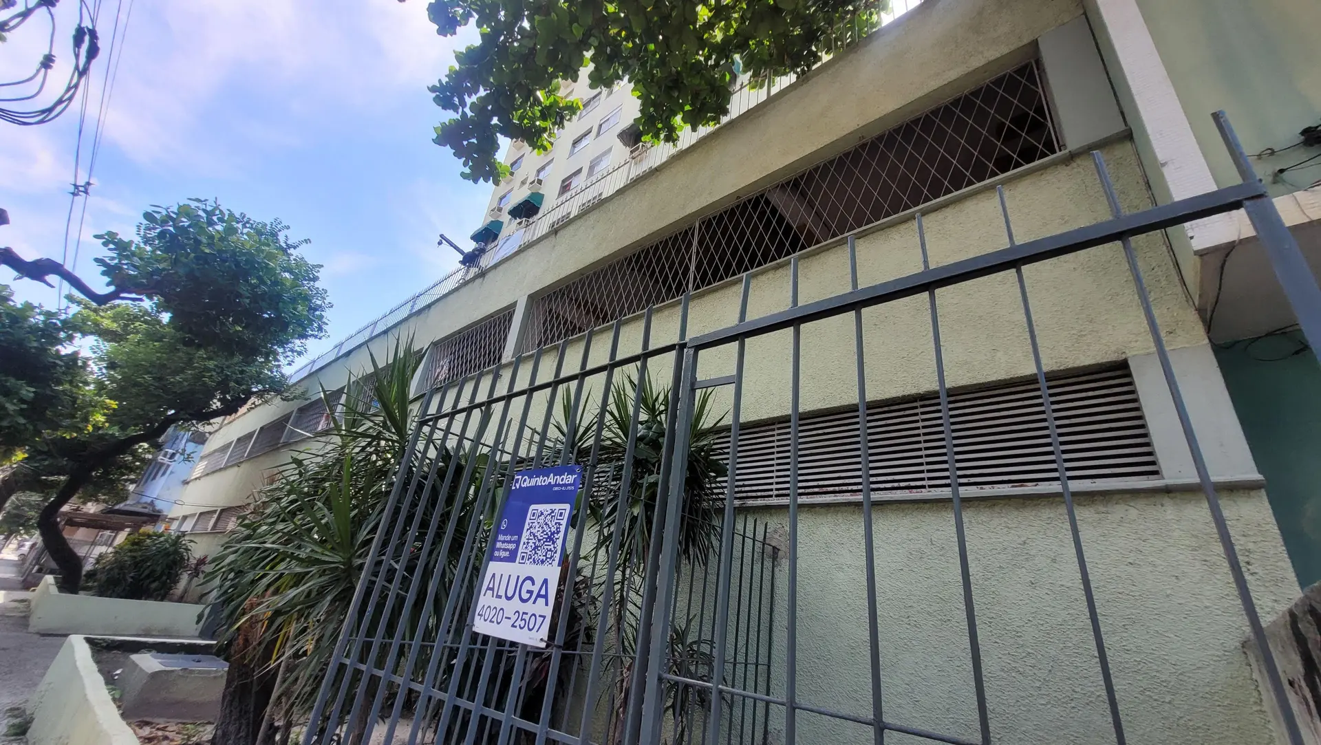 Unfurnished 2-bedroom apartment with a private garden — photo 42