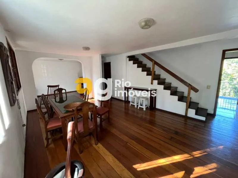 Casa com 3 quartos, 3 banheiros e 4 vagas — photo 5