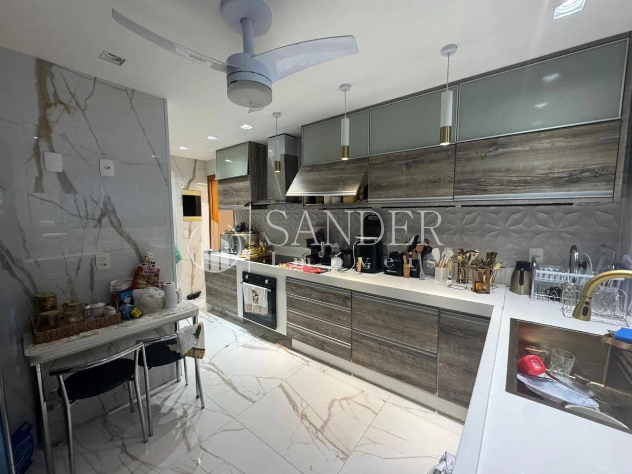 4-bedroom penthouse with an open-plan kitchen — photo 4