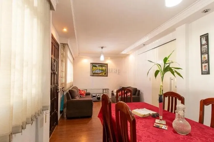 4-bedroom house with shared BBQ area — photo 3
