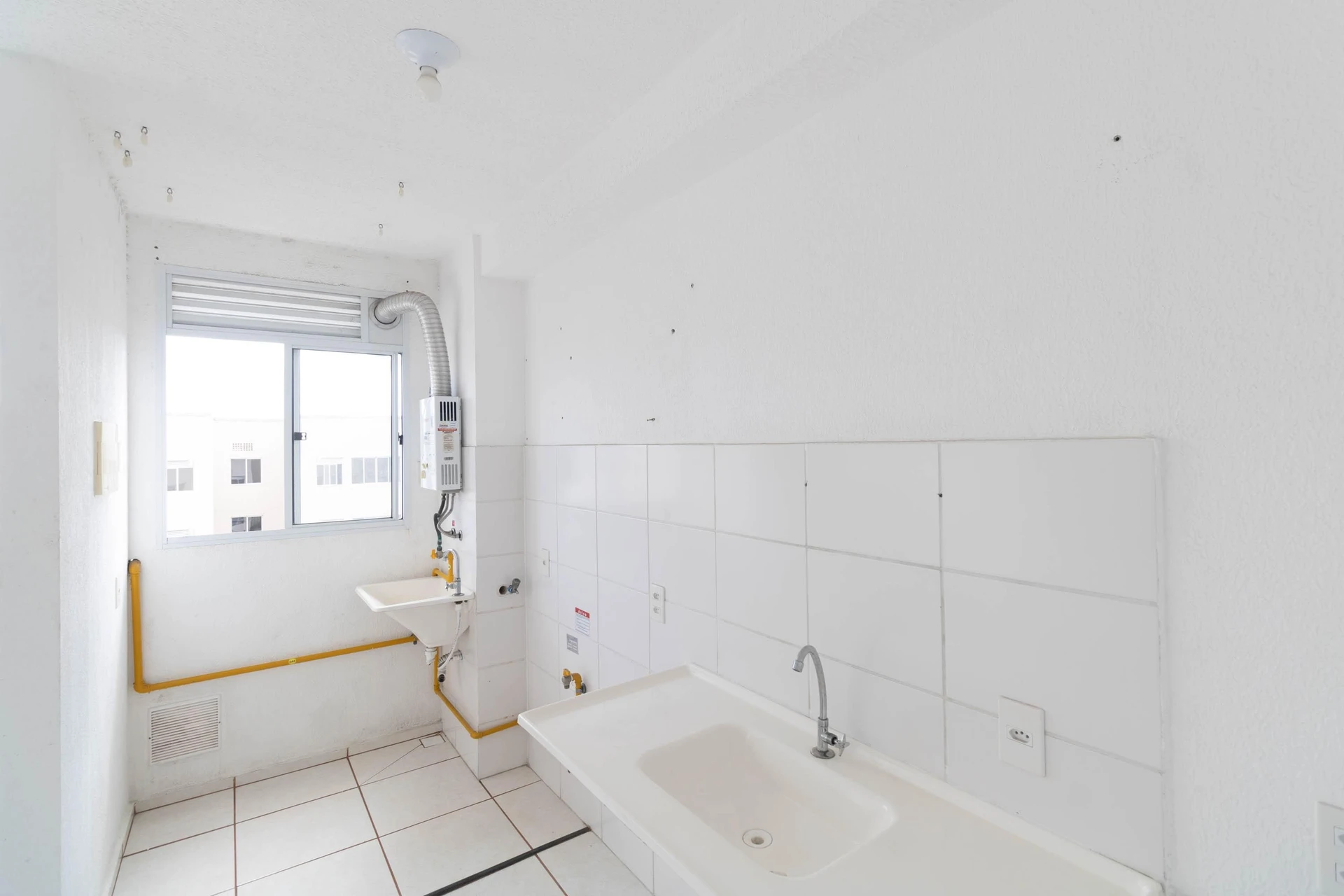 2-bedroom apartment with 1 bathroom, no parking — photo 19