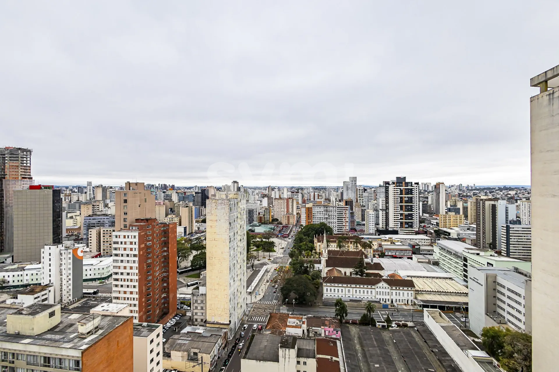 Furnished 1-bedroom apartment with a glass-enclosed balcony — photo 69