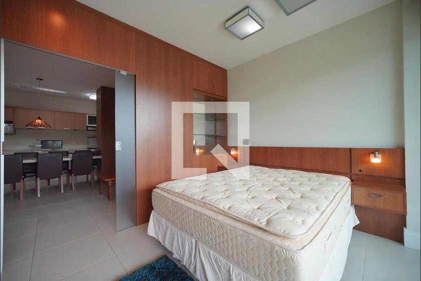 One-bedroom apartment in a building with a gym — photo 5