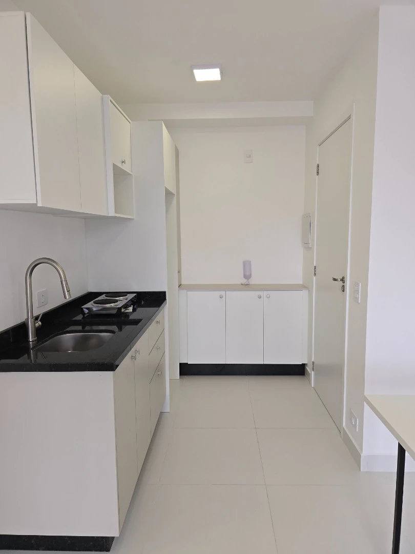 2-bedroom apartment with balcony and no parking — photo 4