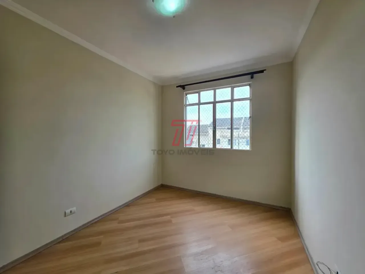 71 m² apartment with 2 bedrooms and wood floors — photo 8