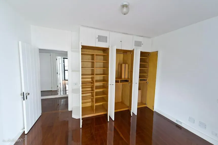 Apartamento de 400 m² com 4 quartos e 5 banheiros — photo 19