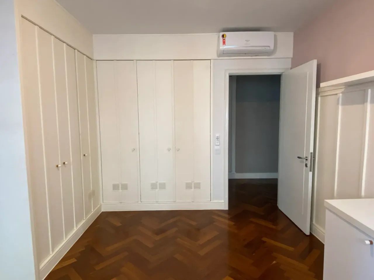 Apartamento con 3 habitaciones y balcón cerrado de vidrio — photo 19