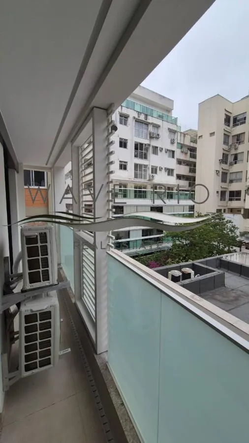 One-bedroom apartment with a mountain view in Rio de Janeiro — photo 11
