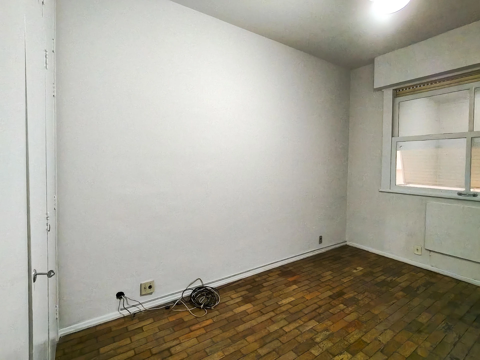 Furnished 4-bedroom apartment with 3 bathrooms — photo 48
