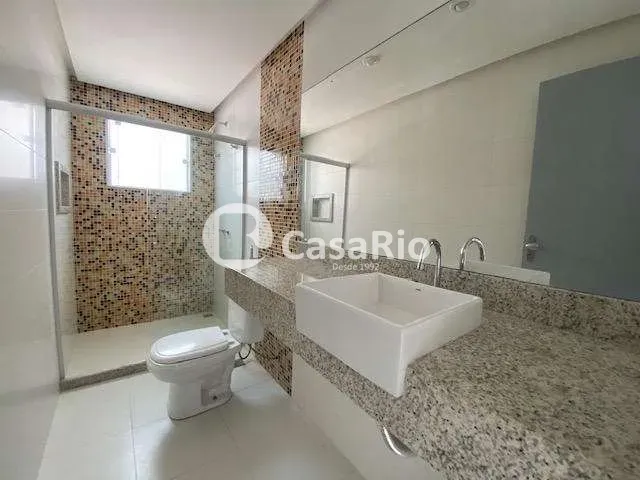 350 m² house with a bathtub and floor-to-ceiling windows — photo 14