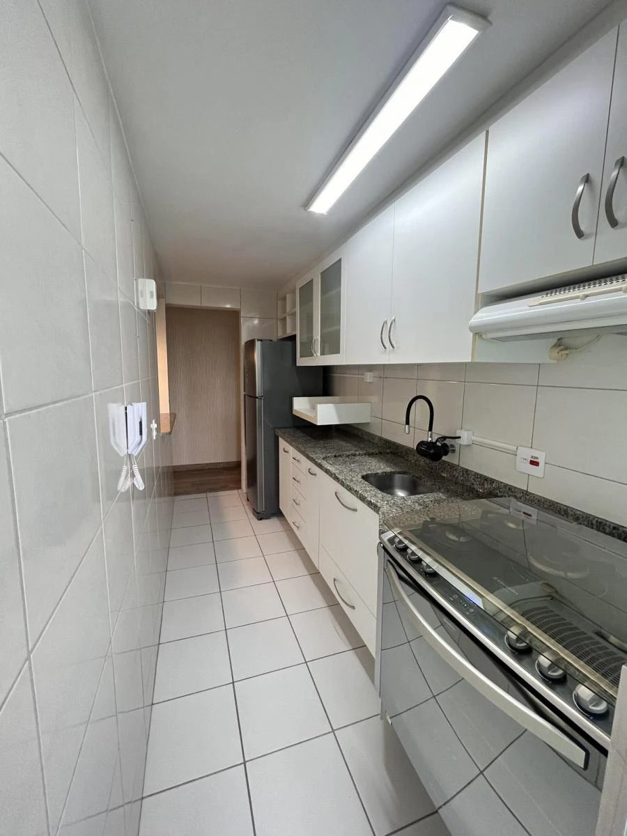 Furnished apartment with 3 bedrooms and a balcony — photo 32