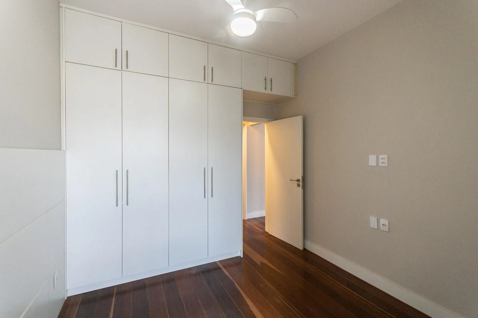 Wood or laminate floors in a 2-bedroom apartment, 64 m² — photo 14