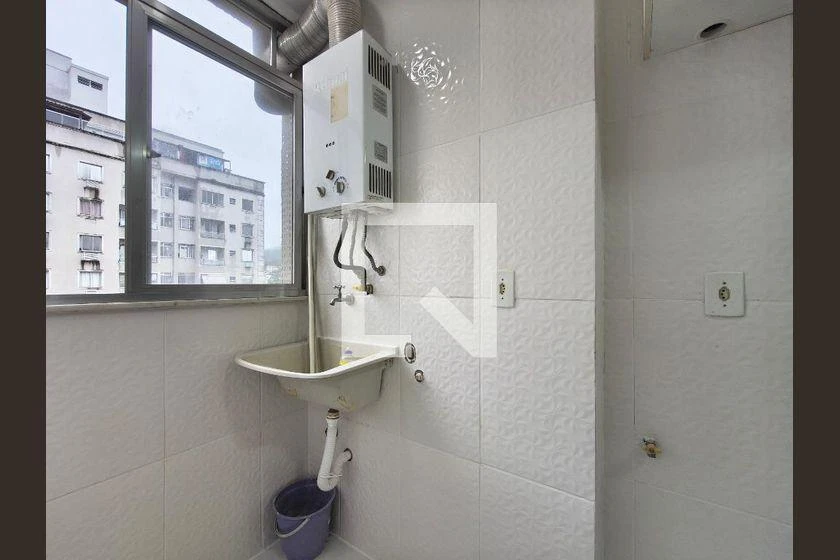 2-bedroom apartment in a building with a gym — photo 8