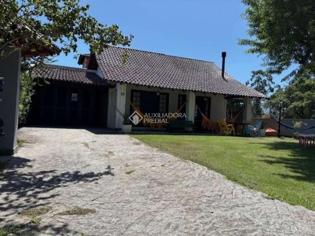 Casa de 4 dormitorios con parrilla empotrada en la terraza — photo 2