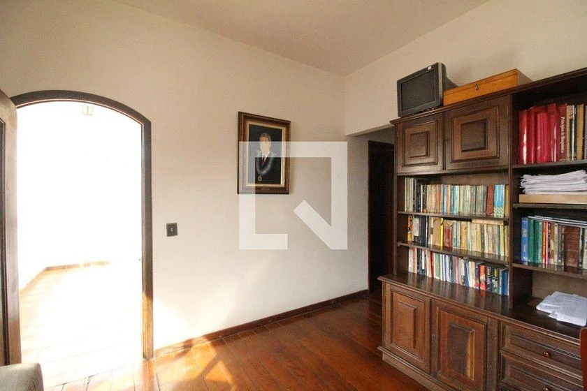 Rental house with 6 bedrooms and 3 en-suite, 599 m² — photo 34