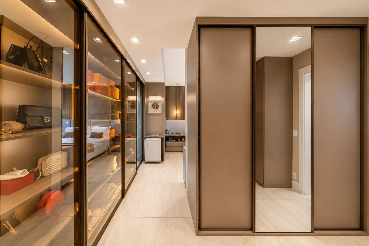 Furnished apartment, 266 m², with floor-to-ceiling windows — photo 19
