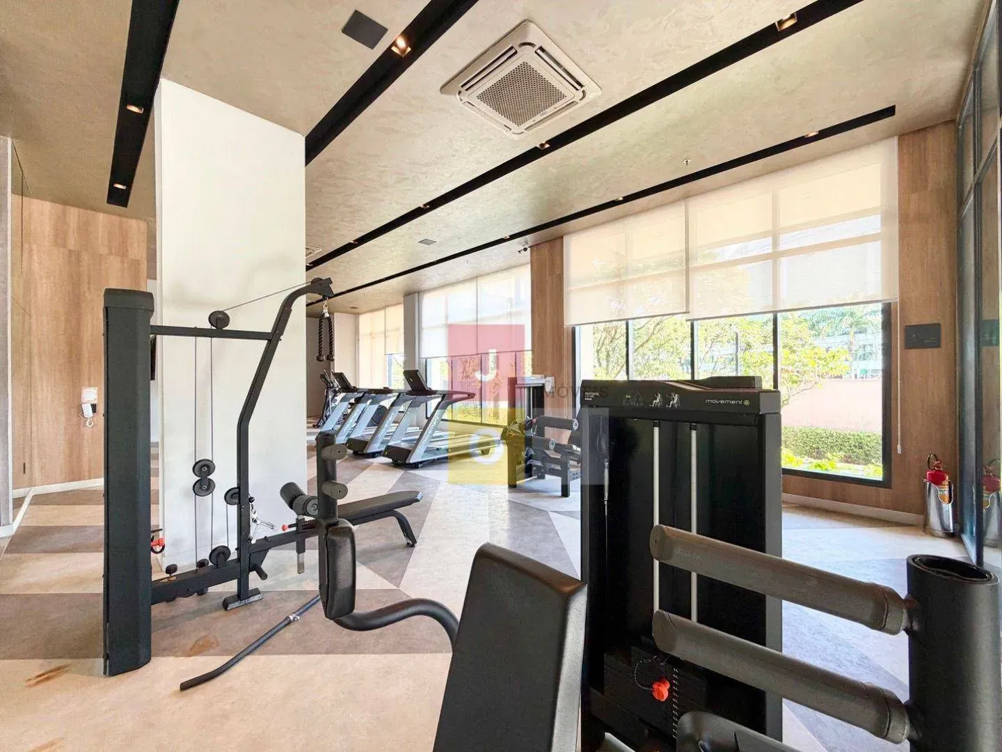 80 m² apartment with 2 bedrooms and a glass balcony — photo 28