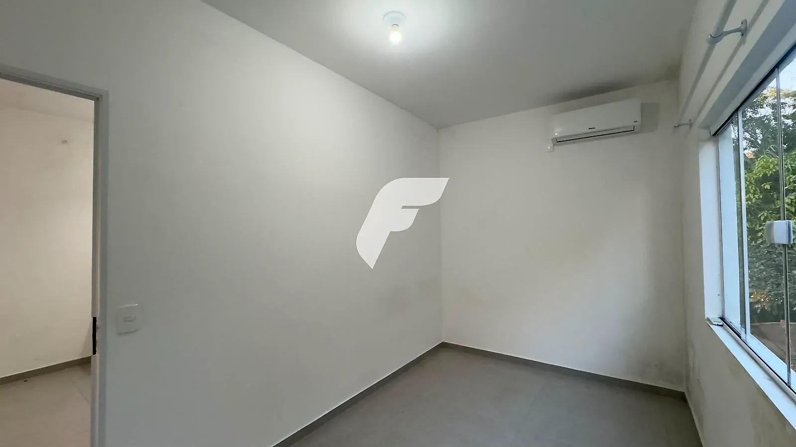 Apartamento de 1 dormitorio con cocina abierta y 30 m² — photo 7