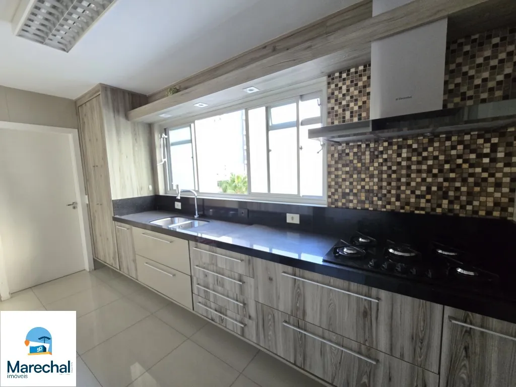 146 m² apartment with 3 bedrooms and 4 bathrooms — photo 23