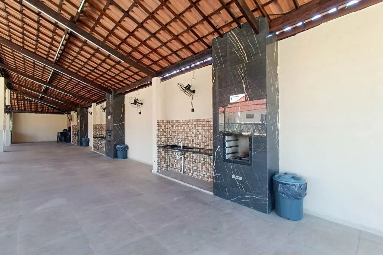 Furnished 2-bedroom apartment with condo pool — photo 21