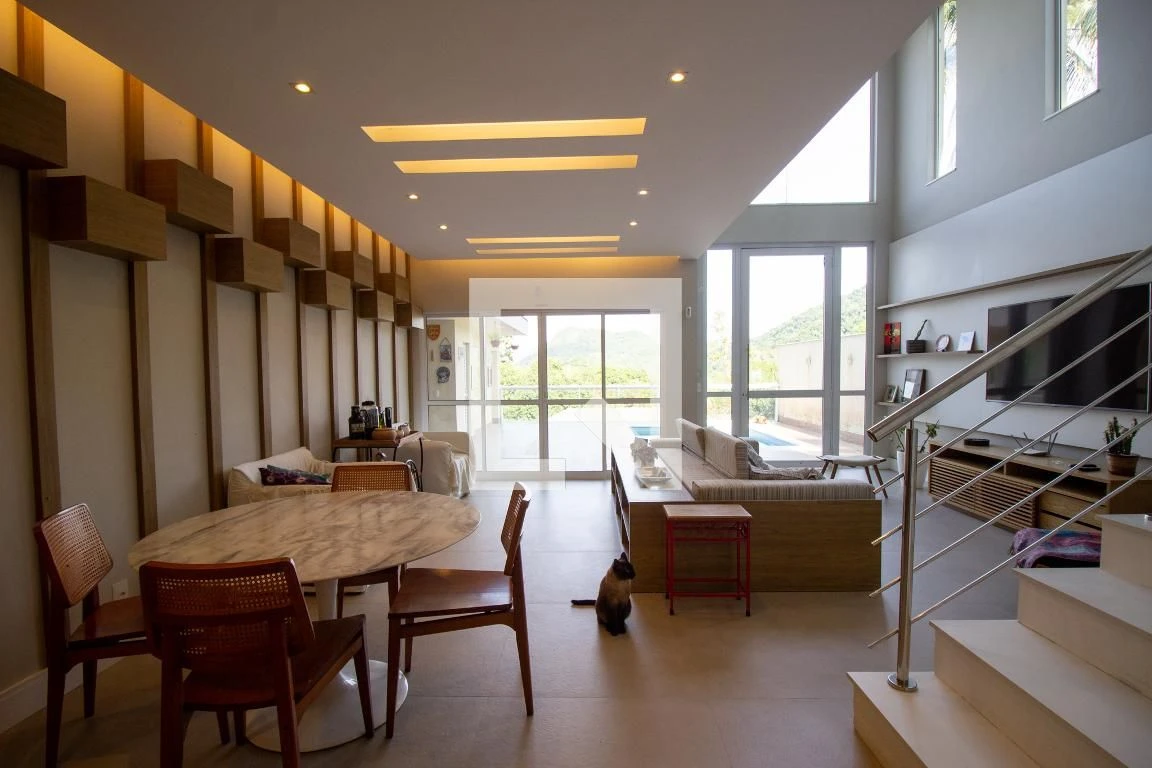 4-bedroom house with a bathtub in Rio de Janeiro — photo 28
