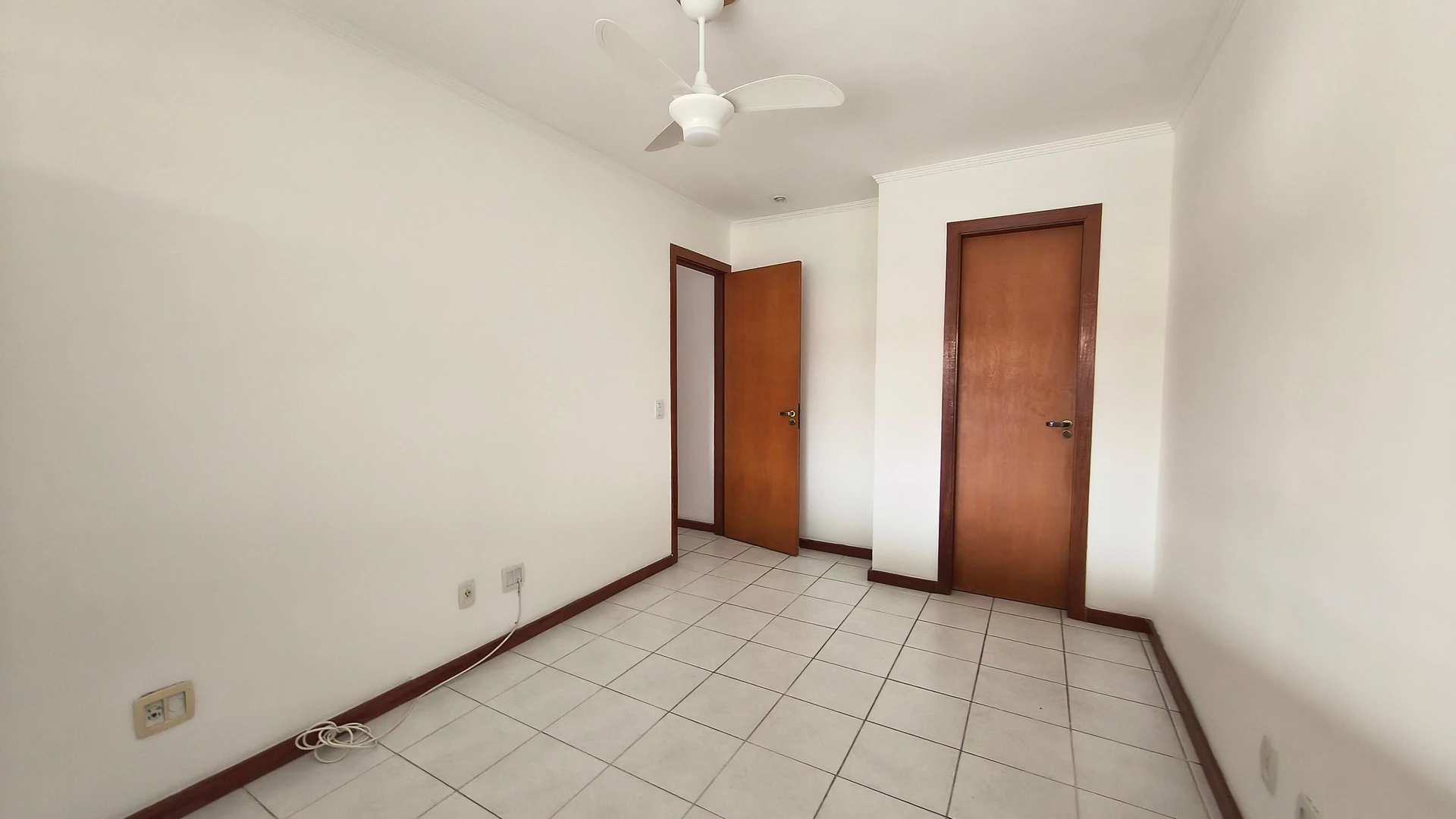 3-bedroom apartment in a building with a pool — photo 23