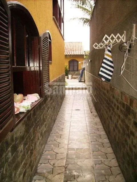 4-bedroom house with 2 bathrooms and a balcony grill — photo 10