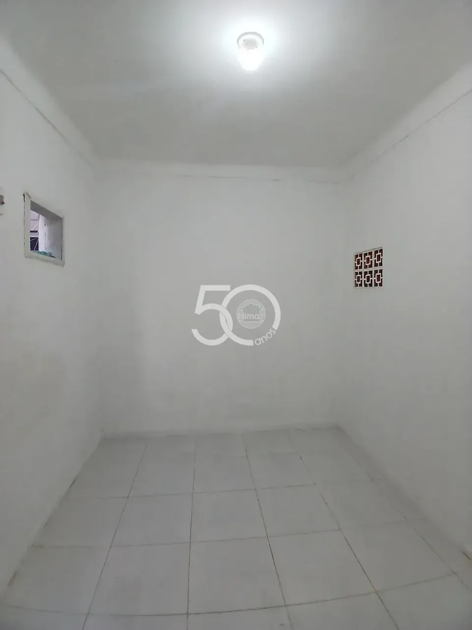 Unfurnished apartment with 2 bedrooms and a separate kitchen — photo 11