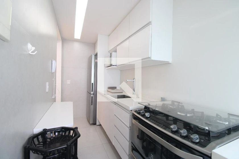 2-bedroom apartment in a building with a gym — photo 12