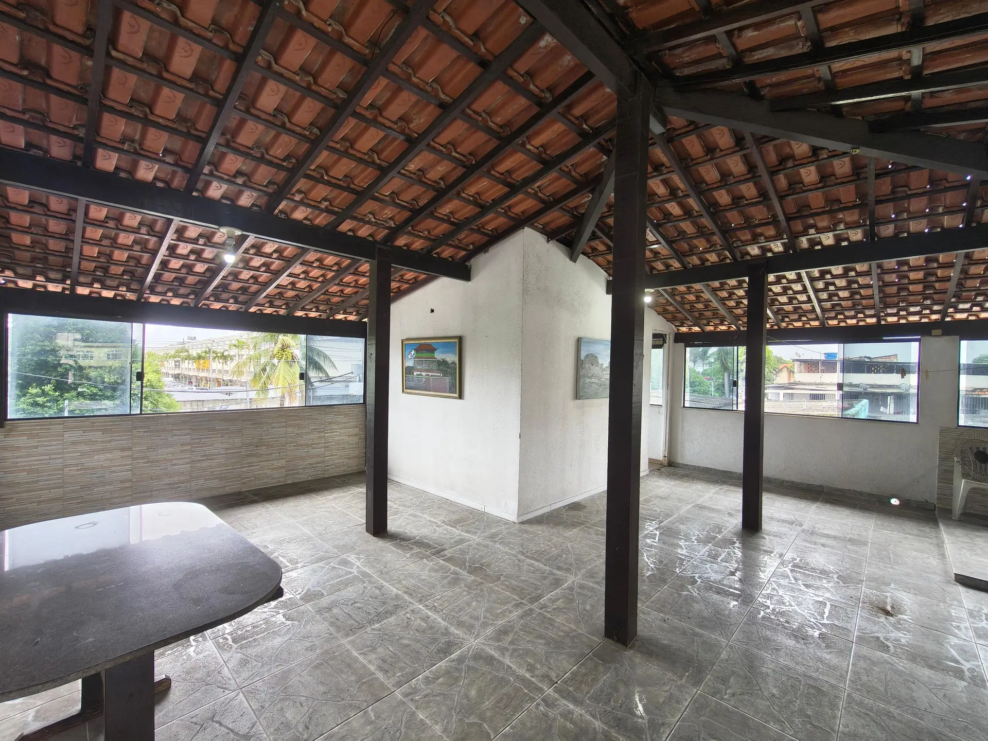 2-bedroom house with floor-to-ceiling windows — photo 45