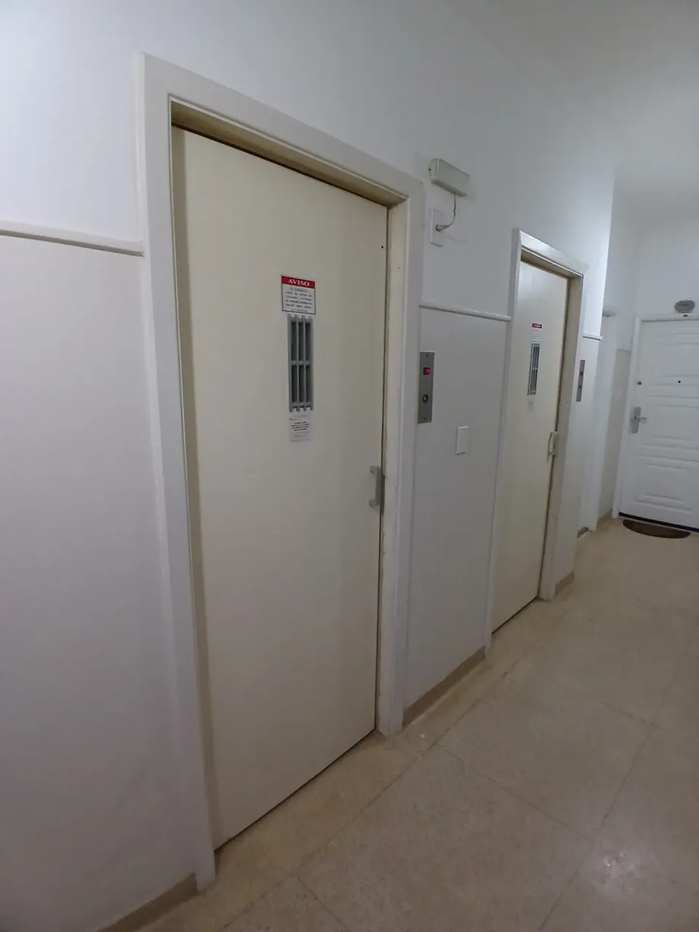 Apartamento no 4º andar com piso de madeira ou laminado — photo 25