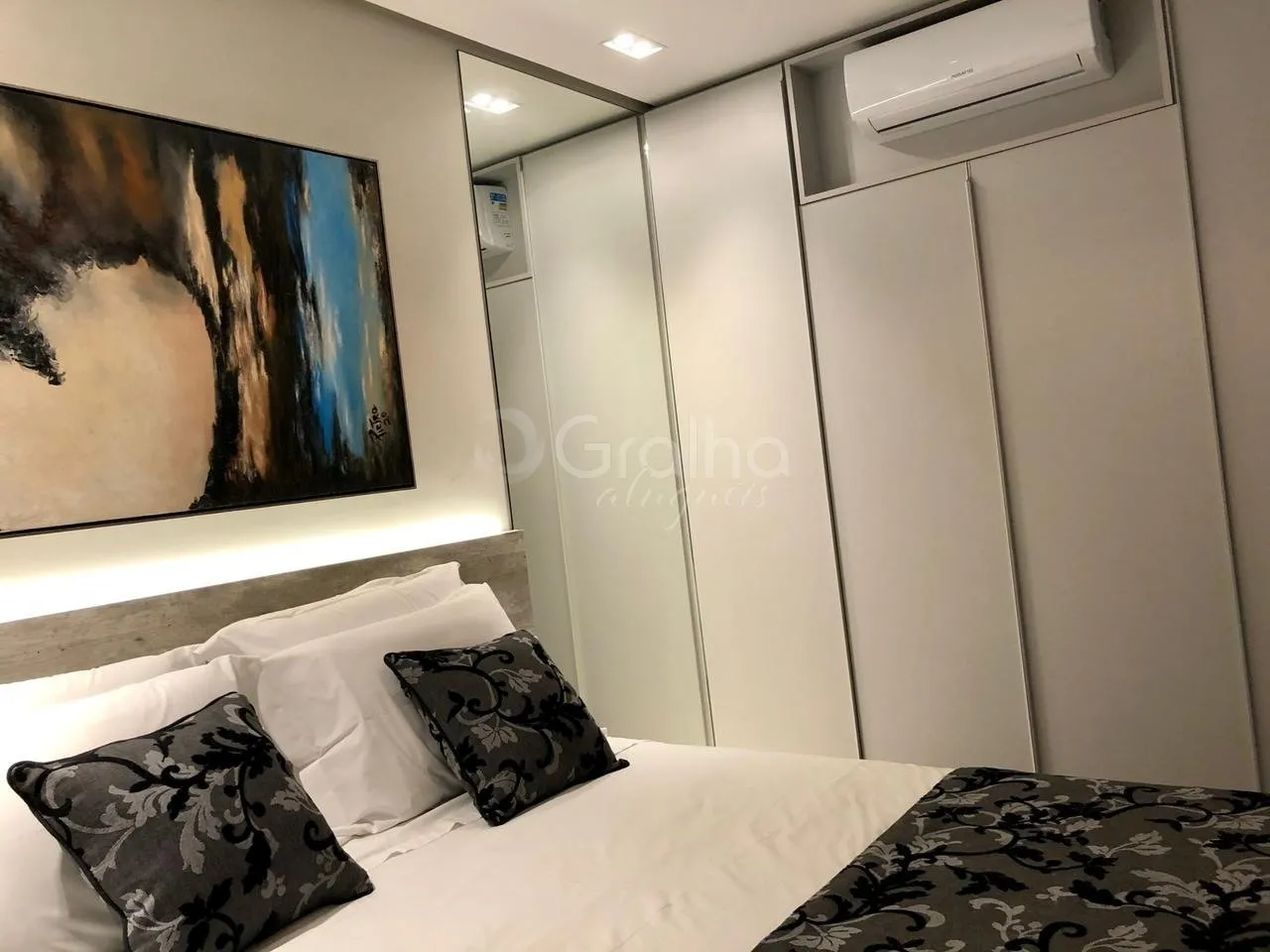 Furnished 57 m² studio with 1 bedroom and 1 bathroom — photo 14