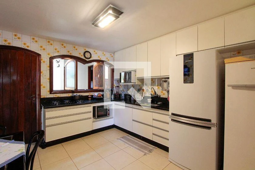 Furnished house with 4 bedrooms and a gas stove 657 m² — photo 2