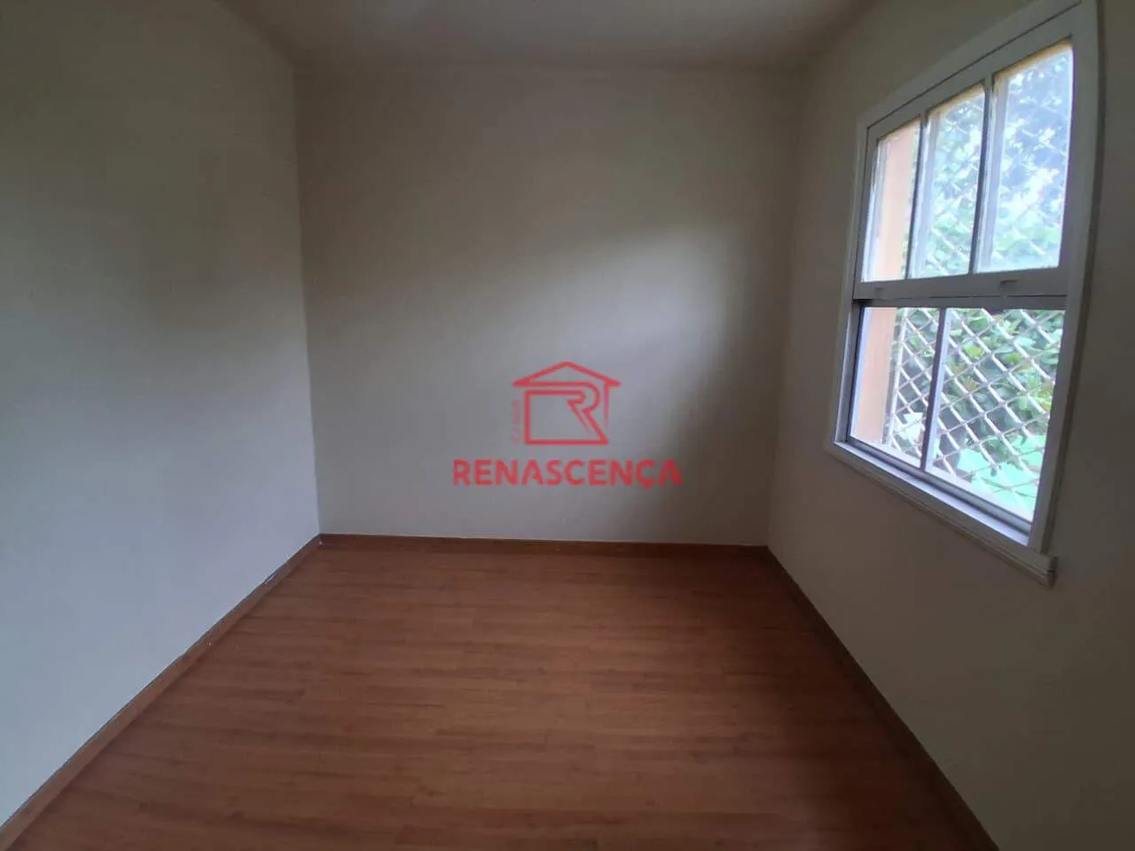 House, 200 m², with wood or laminate floors — photo 26