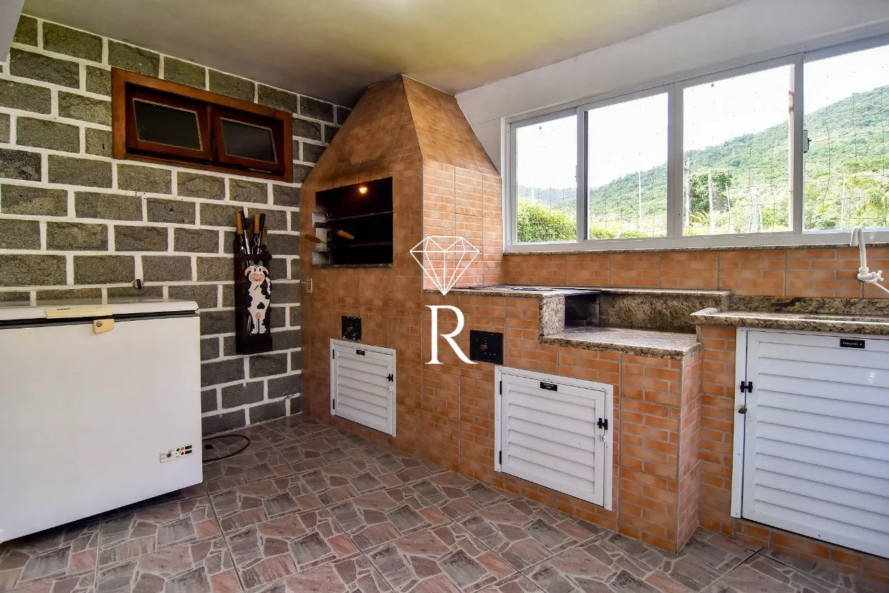 Casa tipo sítio con 4 dormitorios y 6 plazas de aparcamiento — photo 49